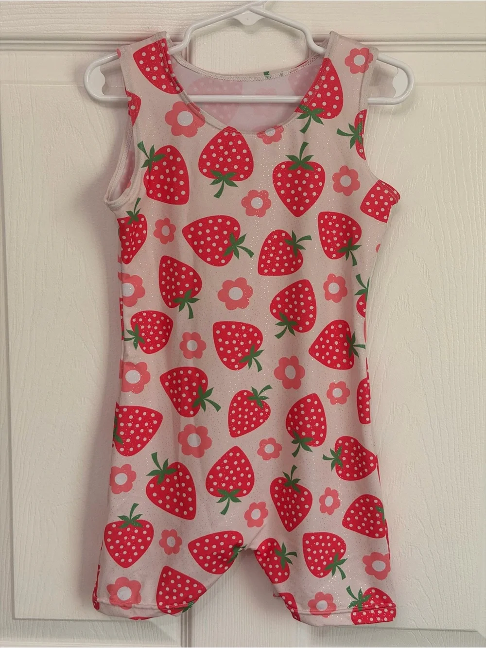Girls pink sleeveless gymnastics biketard Leotard Sparkly Strawberry Size 5